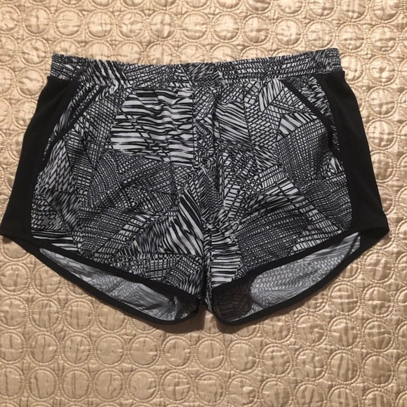 under armour womens shorts with pockets